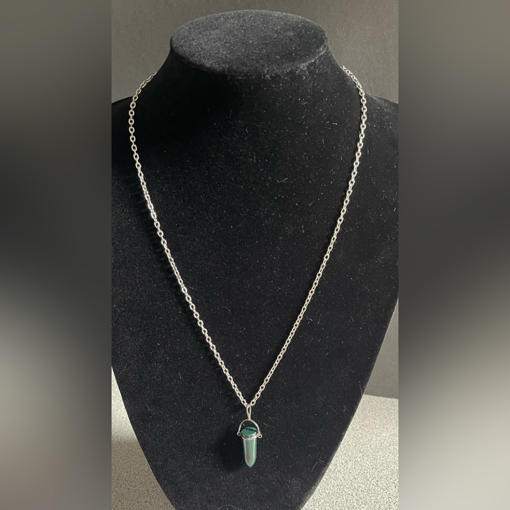 Silver Toned Green Stone Pendant Necklace